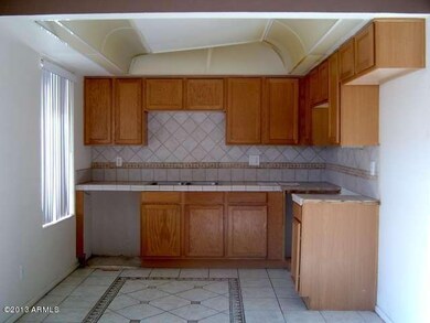 023-141220 - Kitchen