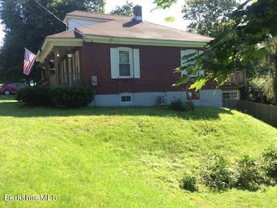 565 W Housatonic St, Pittsfield, MA 01201 - photo 3