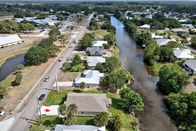 1318 Schumann Dr, Sebastian, FL 32958 - photo 4