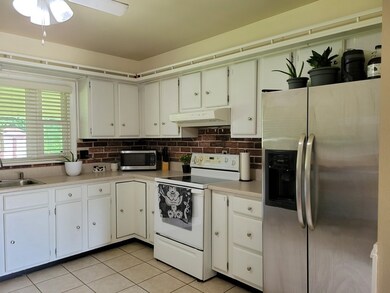 433 Zephyr Ave, Erie, PA 16505 - photo 6