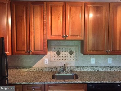 10608 Provincial Dr unit 12, Manassas, VA 20109 - photo 2