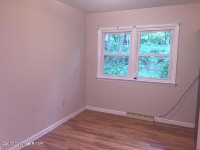 321 Spring Lake Dr, Canadensis, PA 18325 - photo 7