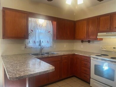 610 N 3rd St, Savannah, MO 64485 - photo 5