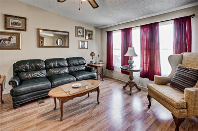 877 Grantville Ln, Asheboro, NC 27205 - photo 4