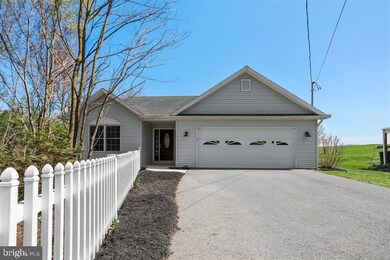 1868 Leedy Dr, Chambersburg, PA 17202 - photo 2