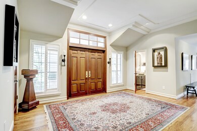 8 Chuckanut Ln, Houston, TX 77024 - photo 4