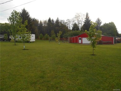 Large barn for a work shop or animals. Barn has el