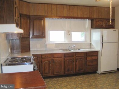 904 Moyers Rd, Lansdale, PA 19446 - photo 3