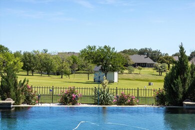 2011 Tree Top Ct, Granbury, TX 76049 - photo 2
