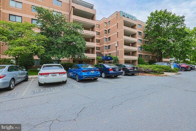 2903 Fallstaff Rd unit 403, Baltimore, MD 21209 - photo 2