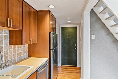 17 Leroy Place unit 3B, Red Bank, NJ 07701 - photo 6