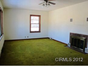 208 E Sycamore St, Converse, IN 46919 - photo 3