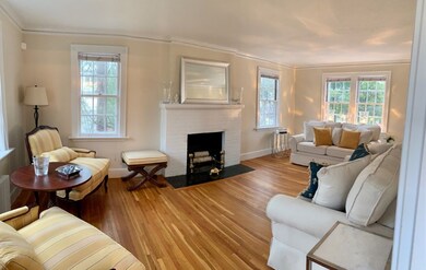 142 Oakland St, Wellesley Hills, MA 02481 - photo 3