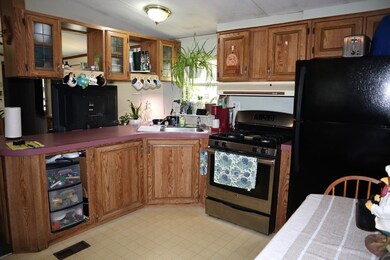 519 E River St unit 127, Orange, MA 01364 - photo 7