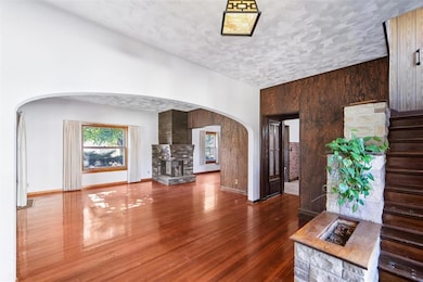 901 W 5th St, Perry, IA 50220 - photo 3