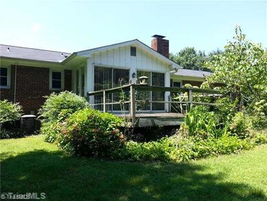 7313 Wincrest Dr, High Point, NC 27263 - photo 3