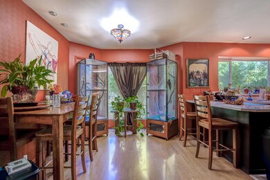 13404KingsWay-21