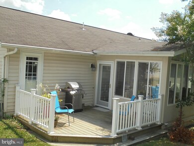 271 Longwood Dr, Bunker Hill, WV 25413 - photo 5