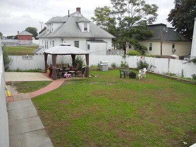 37 Hillside Ave, Lawrence, MA 01841 - photo 2