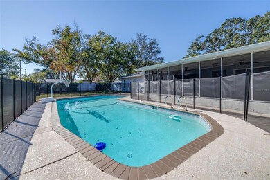 15401 Woodcastle Place, Tampa, FL 33613 - photo 2