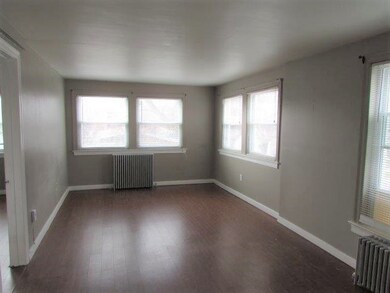 255 N Spring St unit 6, Elgin, IL 60120 - photo 5
