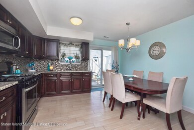 124 Blythe Place, Staten Island, NY 10306 - photo 7