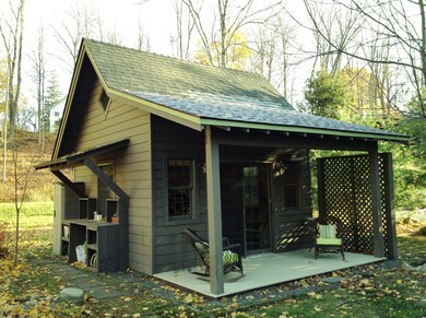 131 Sawkill Ave, Milford, PA 18337 - photo 5