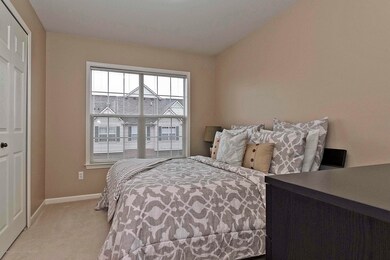 625 Wort;hington second bedroom