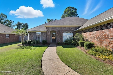 353 Kings Ridge Cir, Brandon, MS 39047 - photo 2