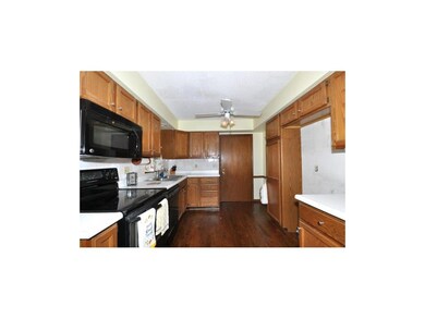 6008 Caenen St, Shawnee, KS 66216 - photo 5