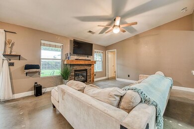 1170 Mehlert St, Kingsburg, CA 93631 - photo 4