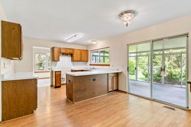 811 Glacier Pkwy, Algonquin, IL 60102 - photo 4