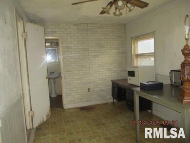 13823 2nd St, Pekin, IL 61554 - photo 7