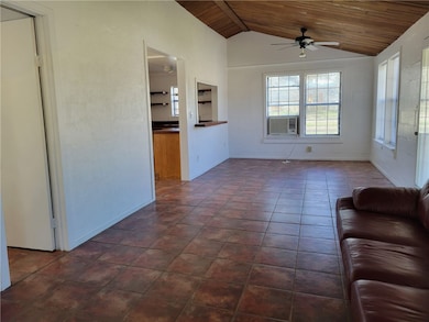 415 8th St, Bandera, TX 78003 - photo 2