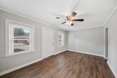 415 N Beauregard St unit 28, Alvin, TX 77511 - photo 5