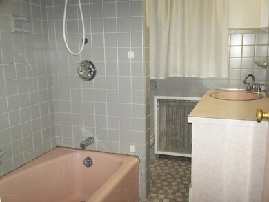 912 1/2 Madison Ave, Scranton, PA 18510 - photo 6