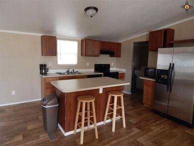 4512 Mimosa St, Carlsbad, NM 88220 - photo 2