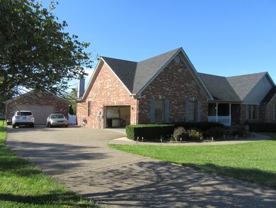 2103 Crescent Ct, Crestwood, KY 40014 - photo 2