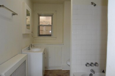 388 W Lancaster Ave unit UPPER, Wayne, PA 19087 - photo 7