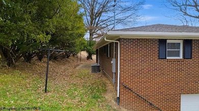 69 Celtic Dr, Clarksburg, WV 26301 - photo 5