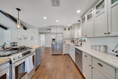 12906 S Garnett Rd, Broken Arrow, OK 74011 - photo 7