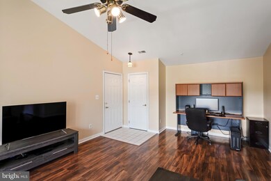 11010 Koman Cir unit 304, Manassas, VA 20109 - photo 7