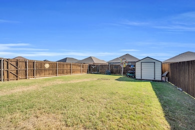 542 Meadowlake Dr, Waxahachie, TX 75165 - photo 4