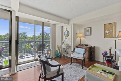 Chelsea Towers unit 615, Bethesda, MD 20817 - photo 7