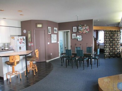 14 W Main St, Pen Argyl, PA 18072 - photo 4