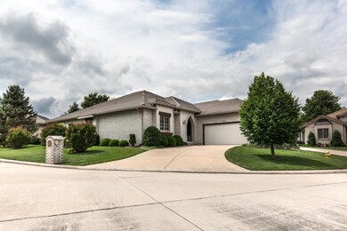 RE_3967 Villa Way-1
