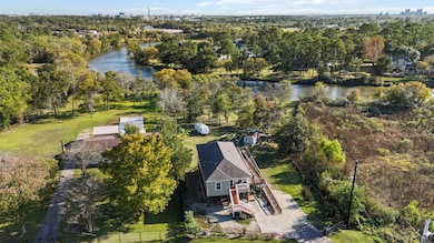 9810 Oak Leaf Dr, Baytown, TX 77521 - photo 5