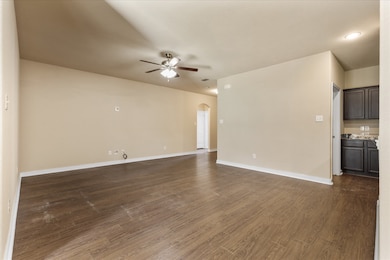 713 Oakmont Dr, Ennis, TX 75119 - photo 6