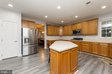 23207 Daffodil Dr, California, MD 20619 - photo 4