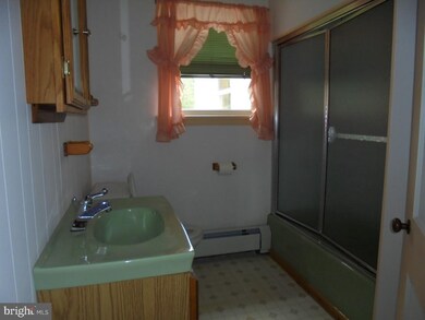 323 Woodlyn Cir, Woodlyn, PA 19094 - photo 5